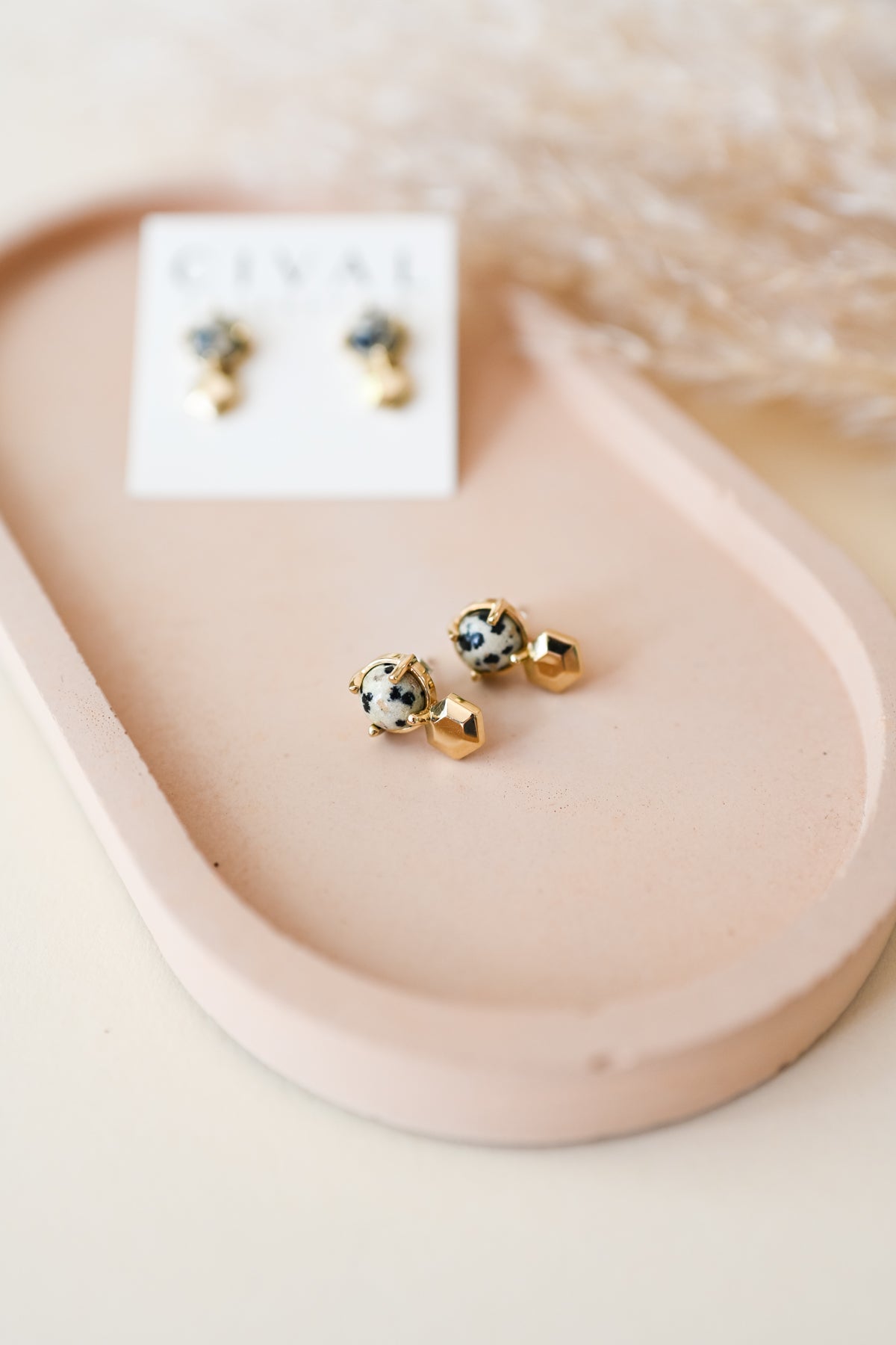Claudette Studs