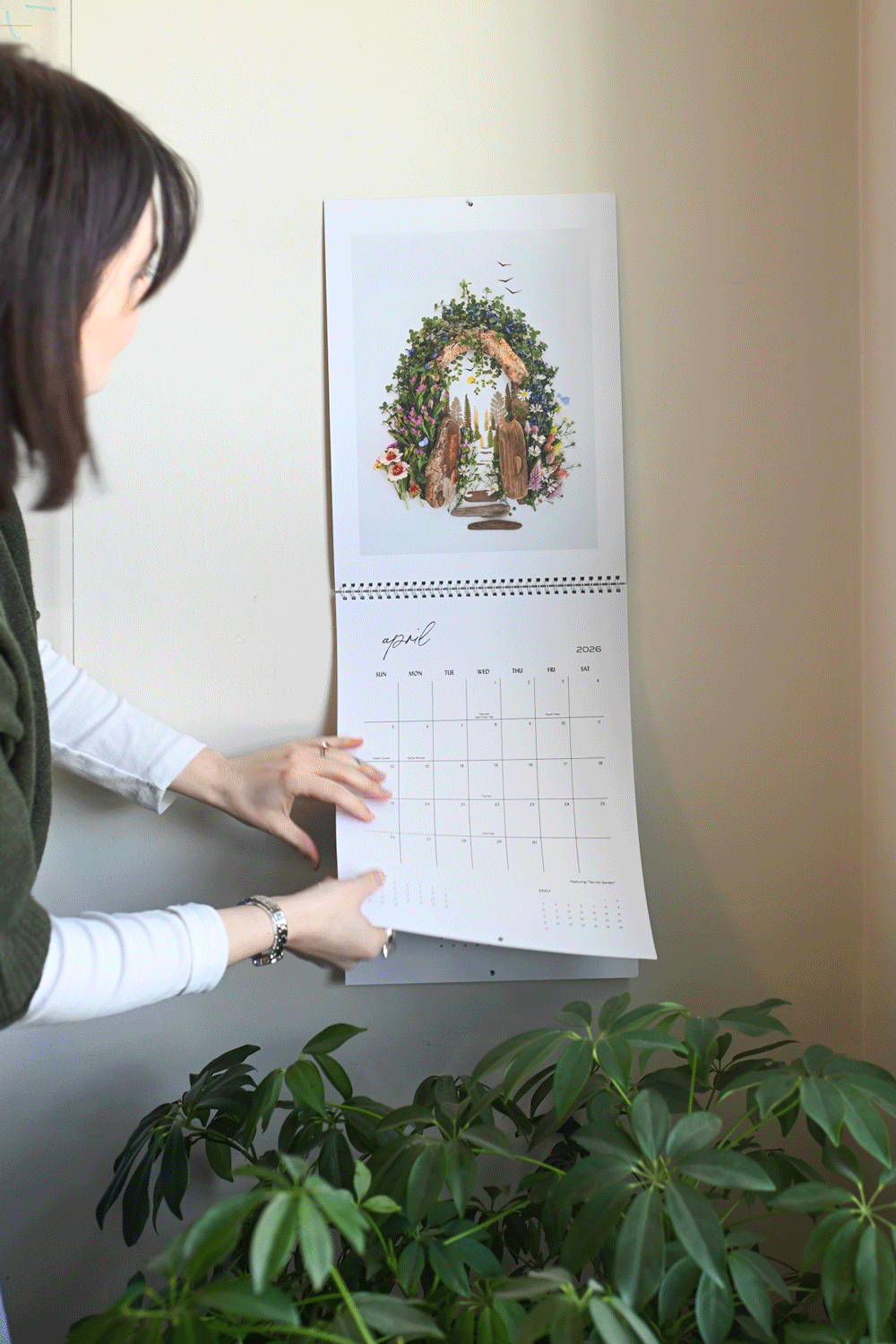 2026 Flower Art Calendar - Sister Golden