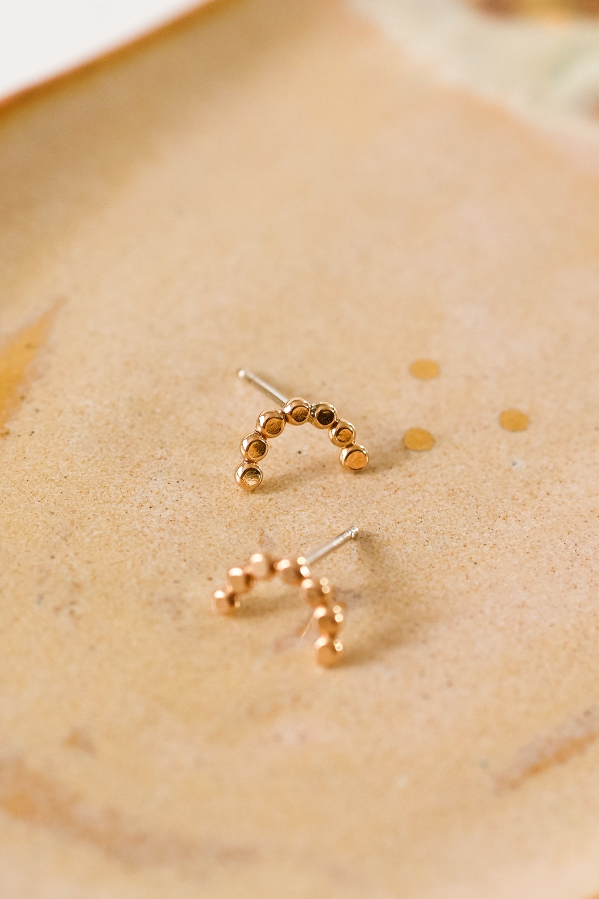 Hammered Dot Arch Studs