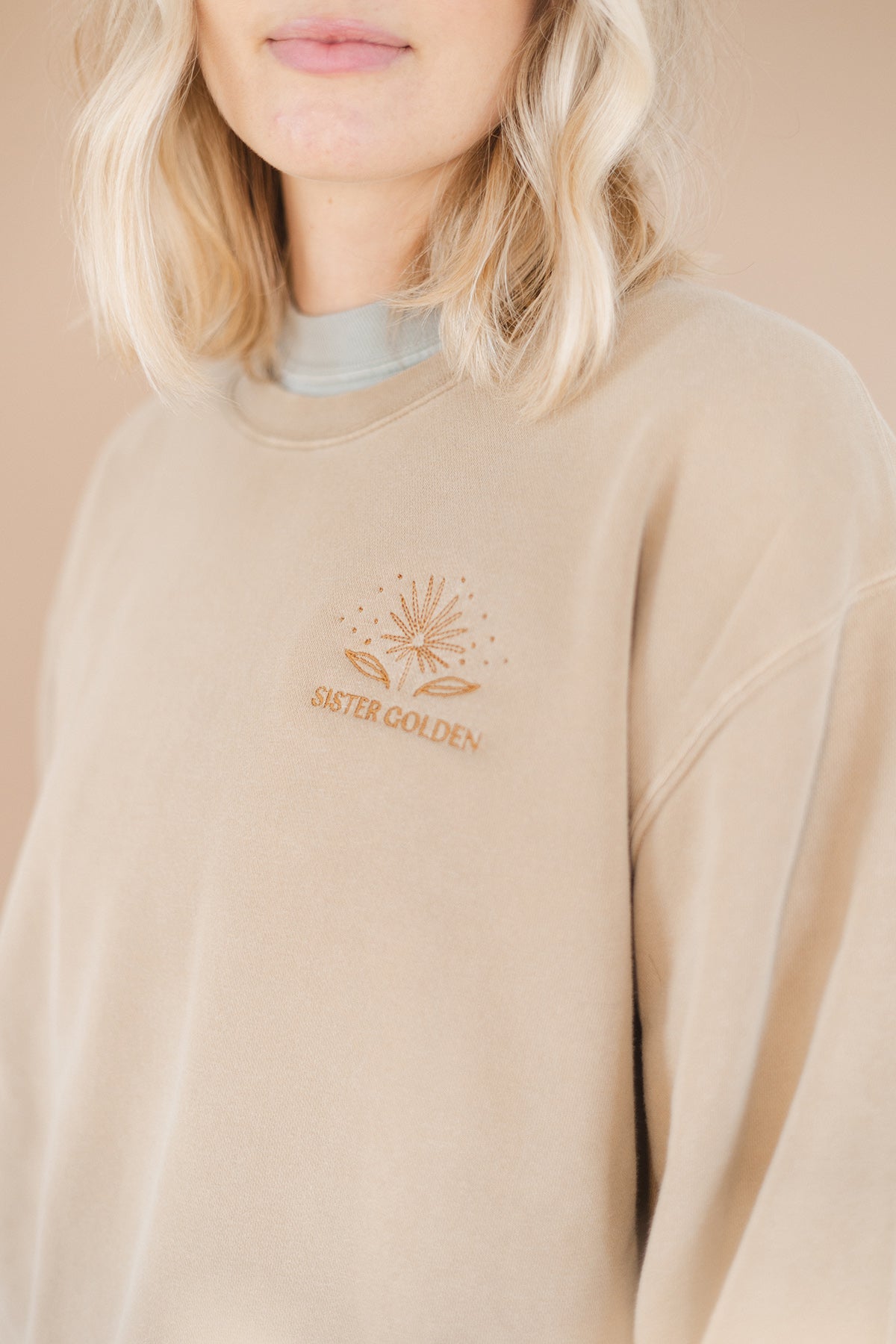 Embroidered Flower Crewneck Sweatshirt