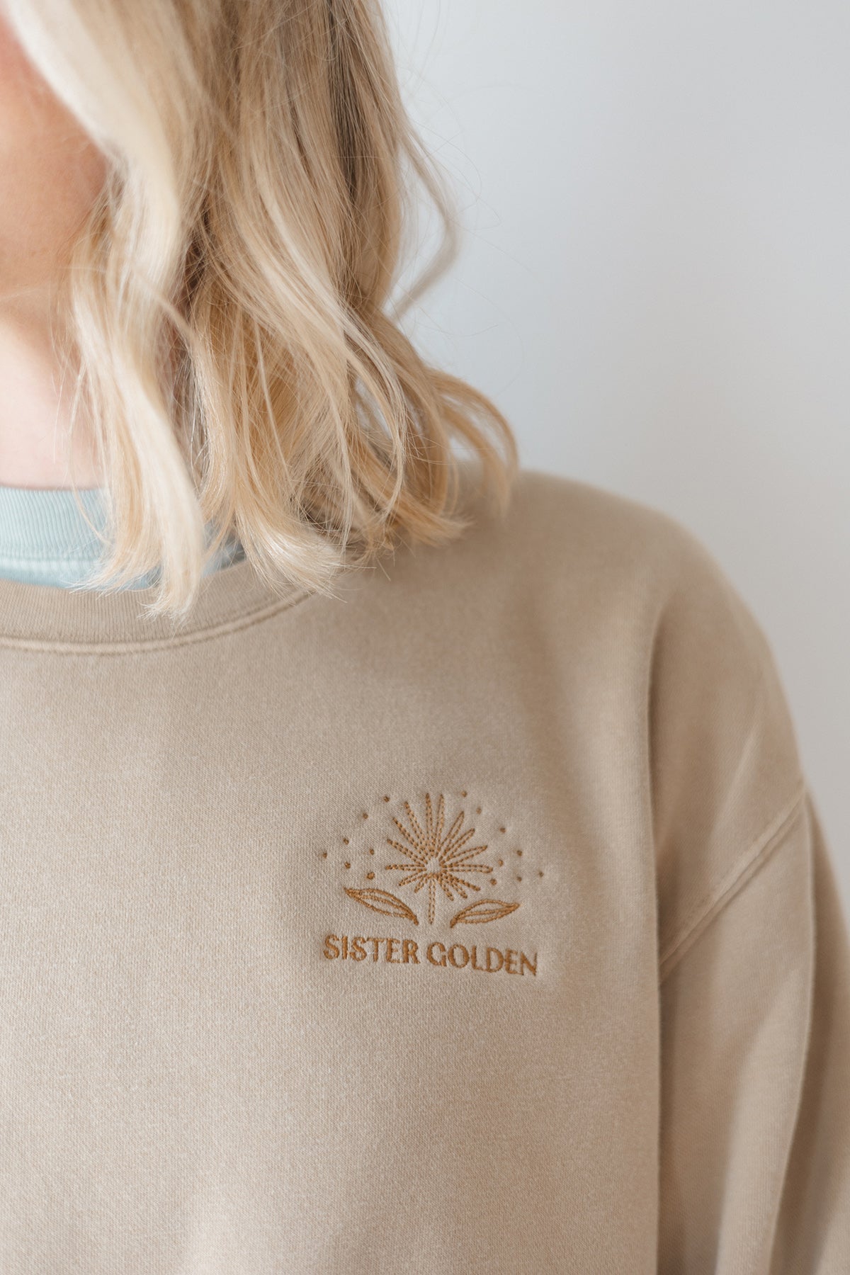 Embroidered Flower Crewneck Sweatshirt